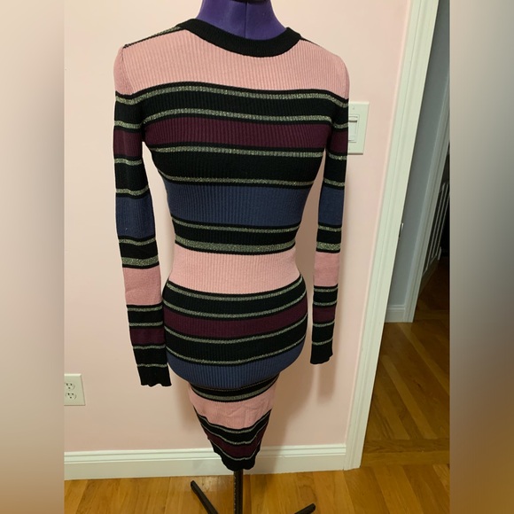 Planet Gold Long Sleeve Knit Dress - Above the Knee - Perfect - Picture 1 of 3